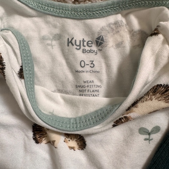 Kyte Baby and Hannah Anderson Onesie 0-3month - Picture 3 of 5
